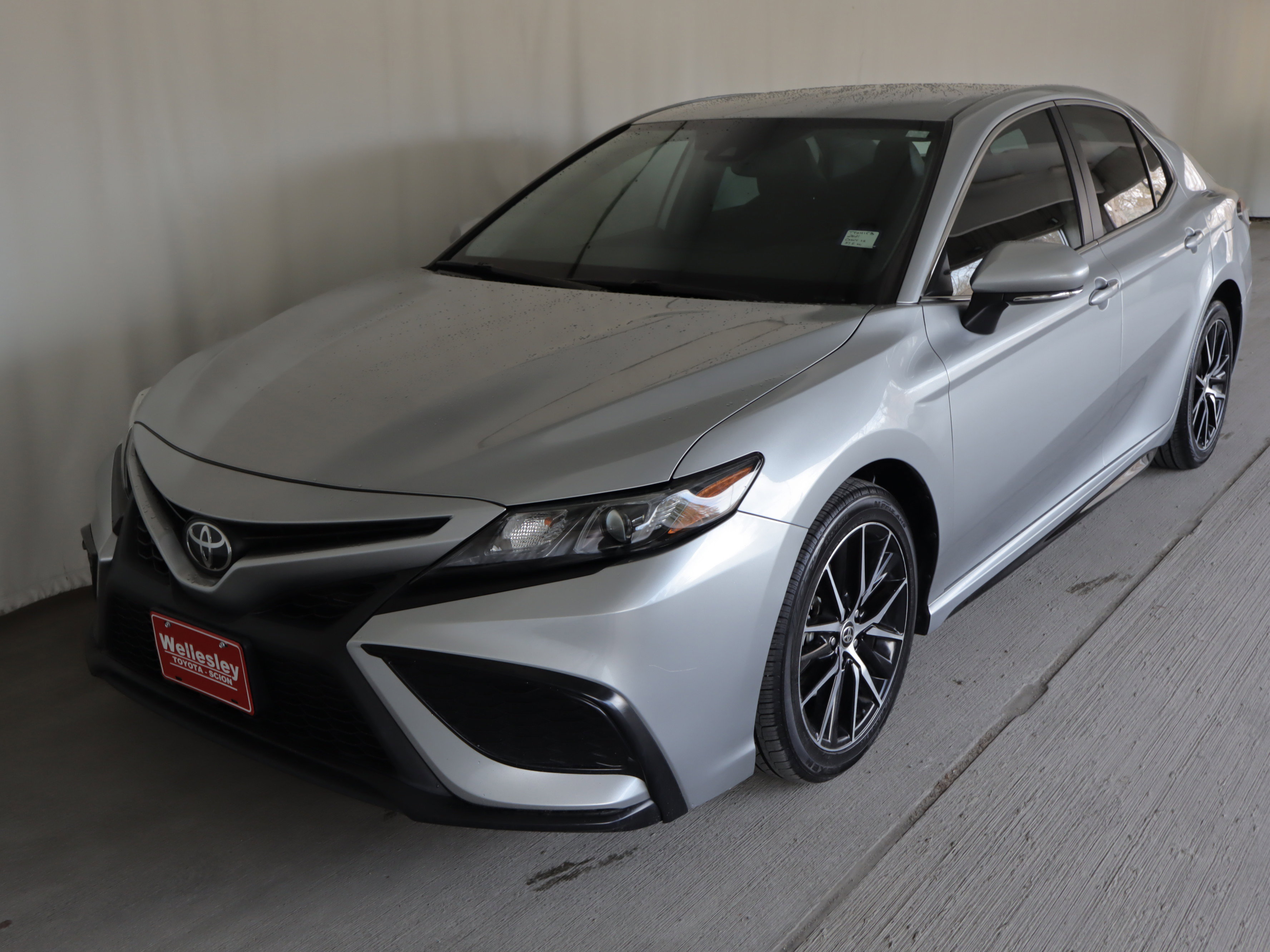 Used 2021 Toyota Camry SE w/ Convenience Package FWD image 21