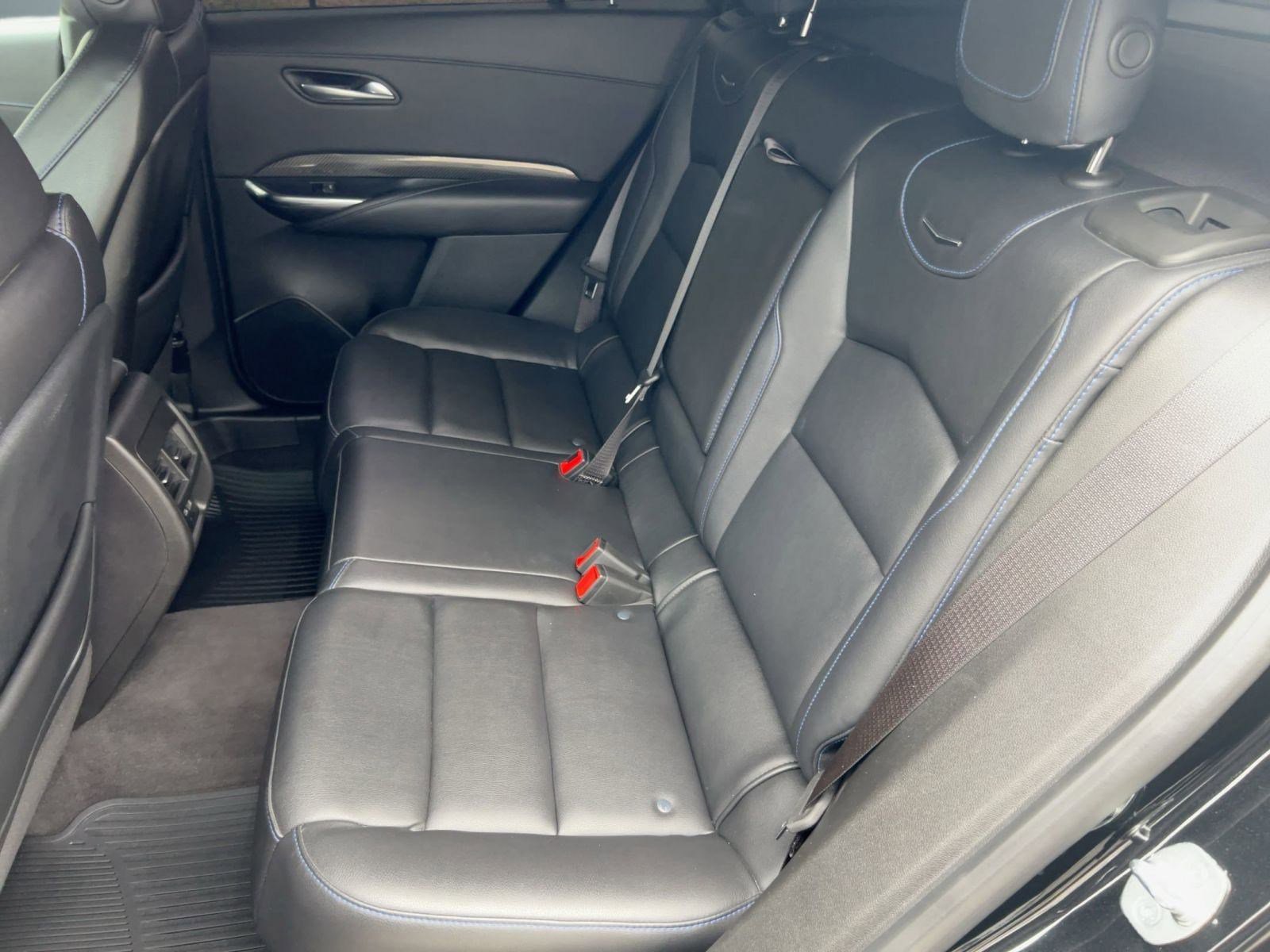 Used 2024 Cadillac XT4 Sport w/ Cold Weather Package image 15