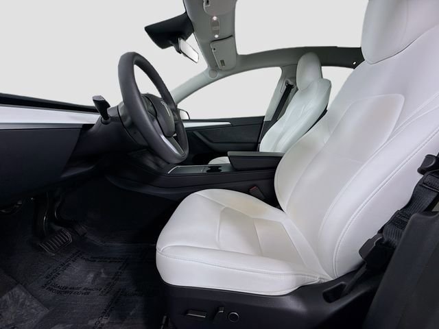 Used 2024 Tesla Model Y Long Range AWD/4WD image 24