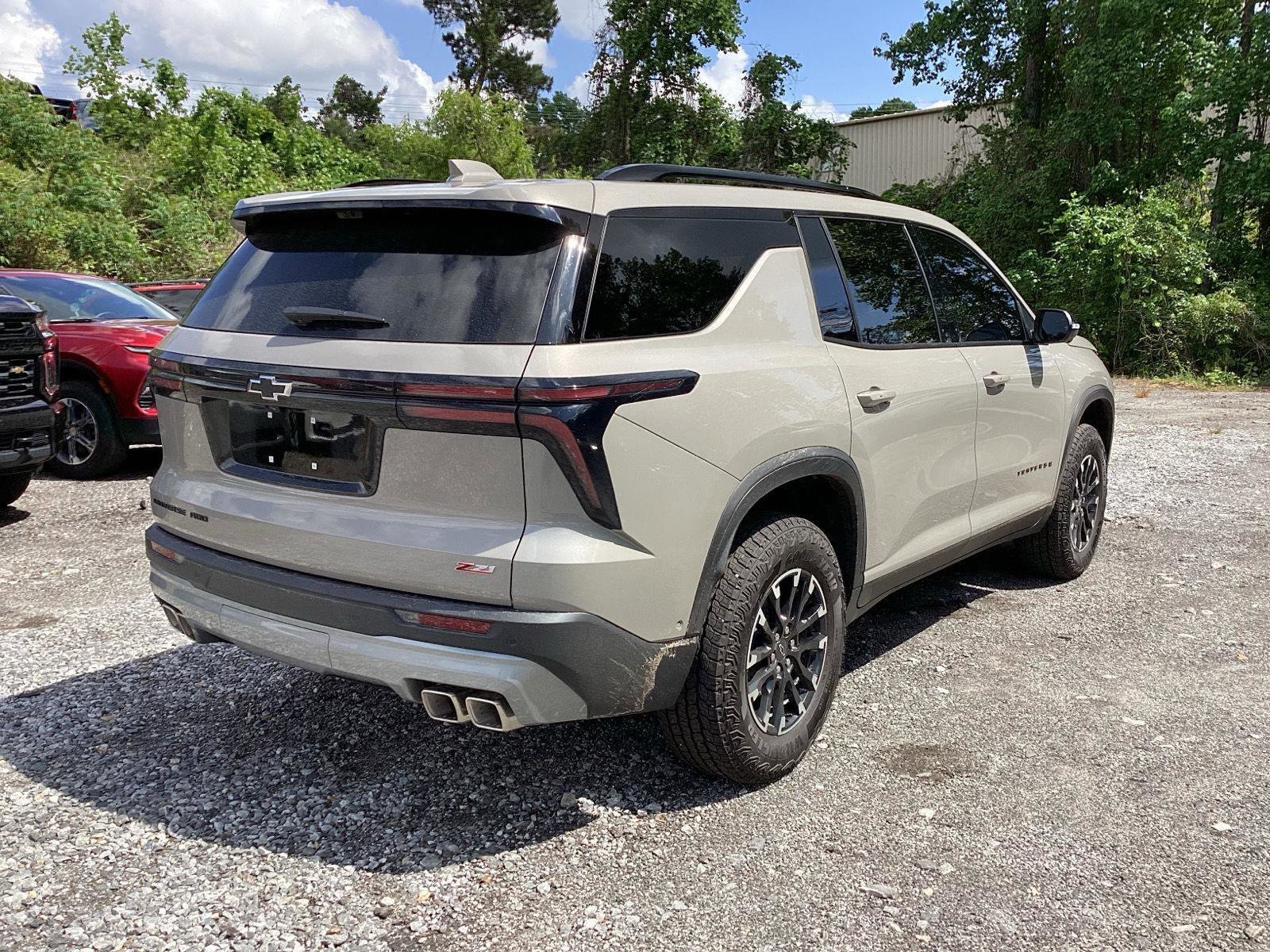Used 2026 Chevrolet Traverse Z71 w/ Enhanced Driving Package AWD/4WD image 4