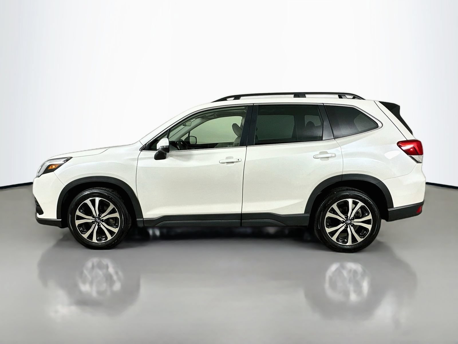 Used 2024 Subaru Forester Limited AWD/4WD image 8