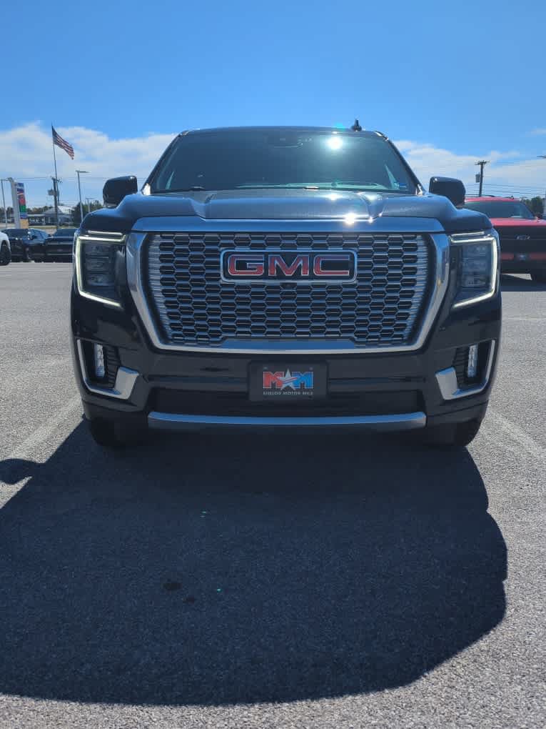 Used 2024 GMC Yukon XL Denali AWD/4WD image 14
