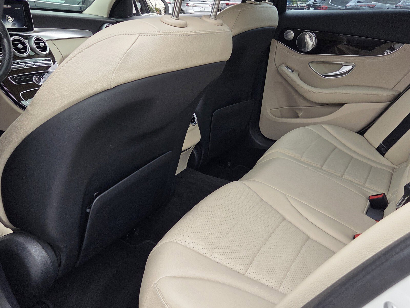 Used 2015 Mercedes-Benz C 300 4MATIC Sedan image 11