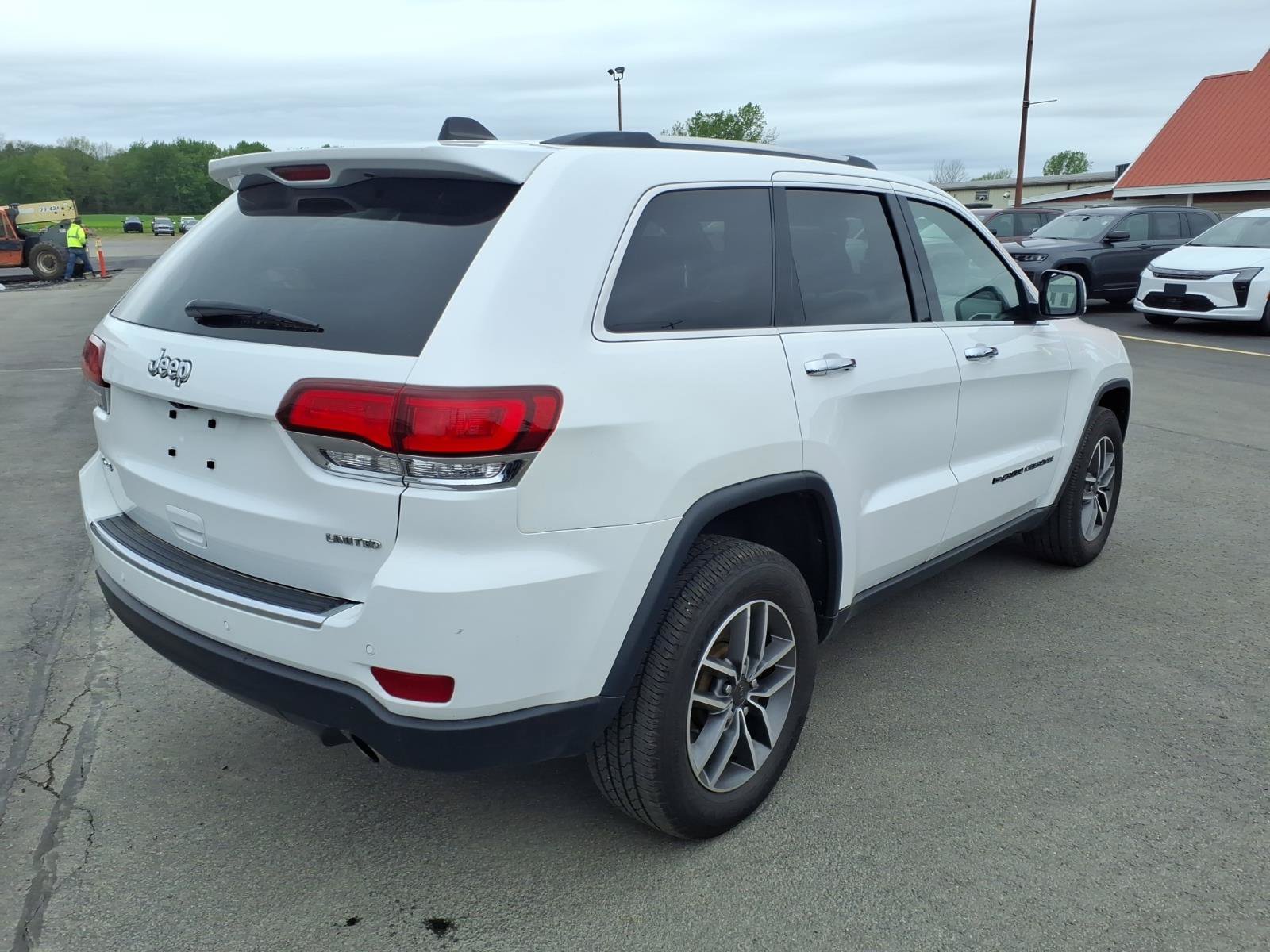 Used 2022 Jeep Grand Cherokee Limited AWD/4WD image 5