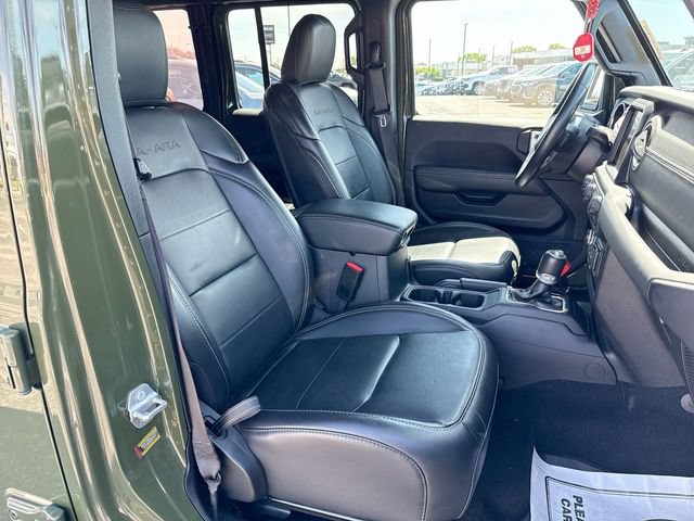 Used 2023 Jeep Wrangler Unlimited Sahara w/ Cold Weather Group AWD/4WD image 25