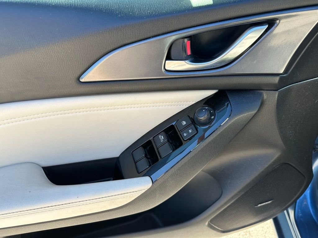 Used 2018 MAZDA MAZDA3 Grand Touring w/ Premium Equipment Package image 23