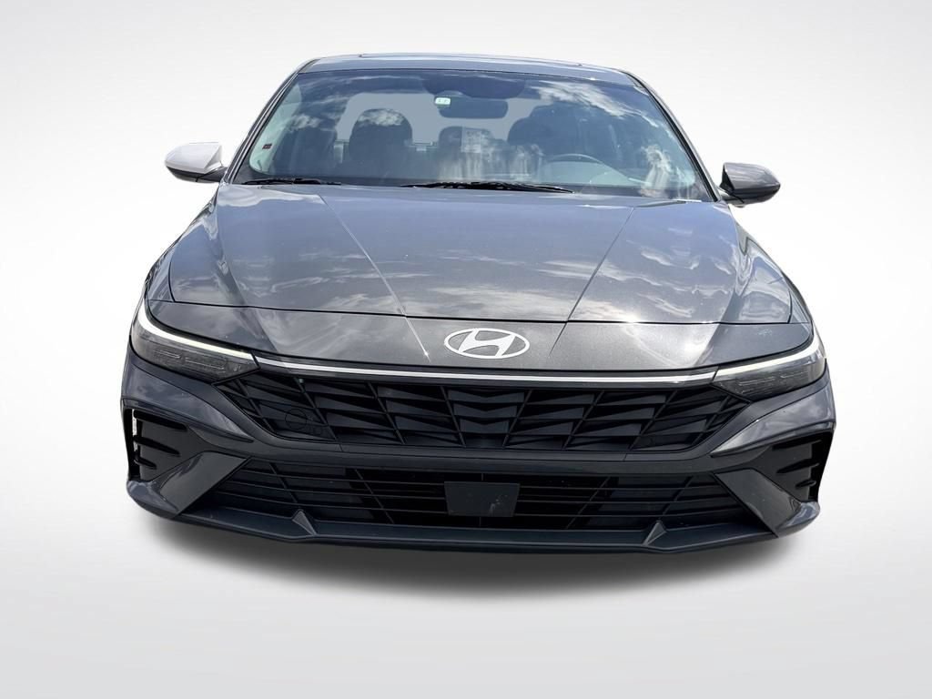 Used 2024 Hyundai Elantra SEL w/ Convenience Package FWD image 10