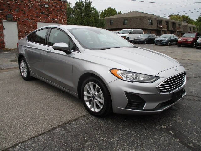 Used 2020 Ford Fusion SE image 8