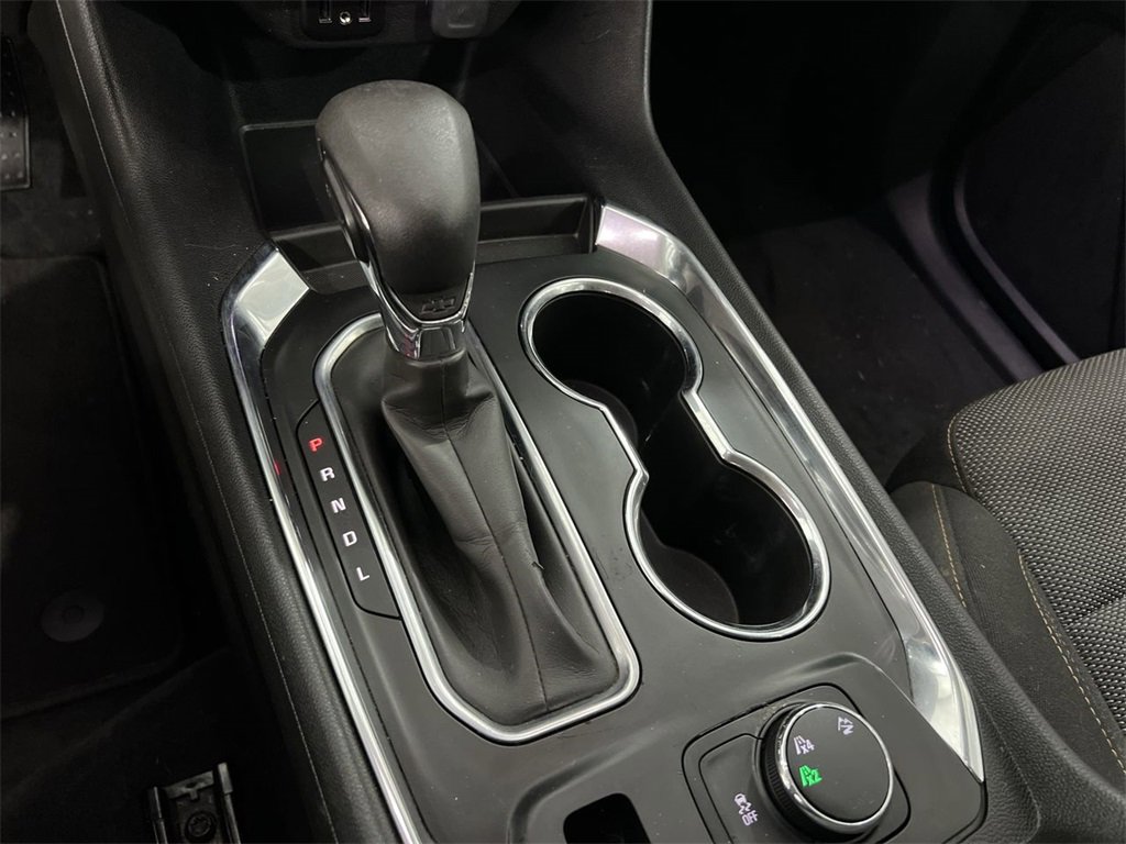 Used 2021 Chevrolet Traverse LT image 14