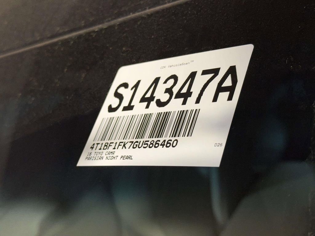 Used 2016 Toyota Camry XLE w/ Moonroof Package FWD image 9