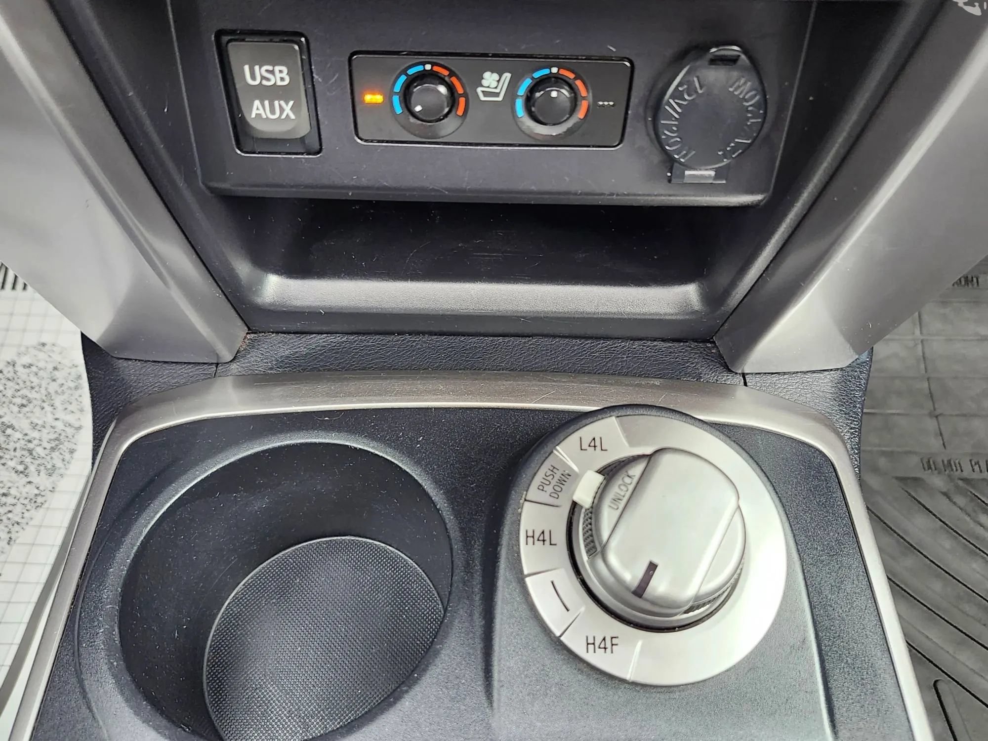 Used 2016 Toyota 4Runner Limited AWD/4WD image 30