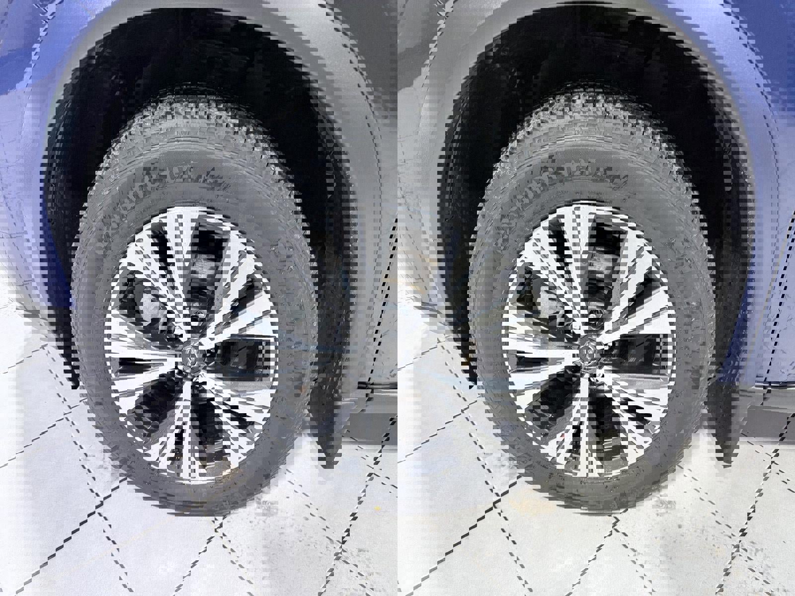 Used 2023 Nissan Rogue SV w/ SV Premium Package image 37