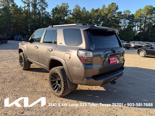 Used 2020 Toyota 4Runner SR5 AWD/4WD image 8