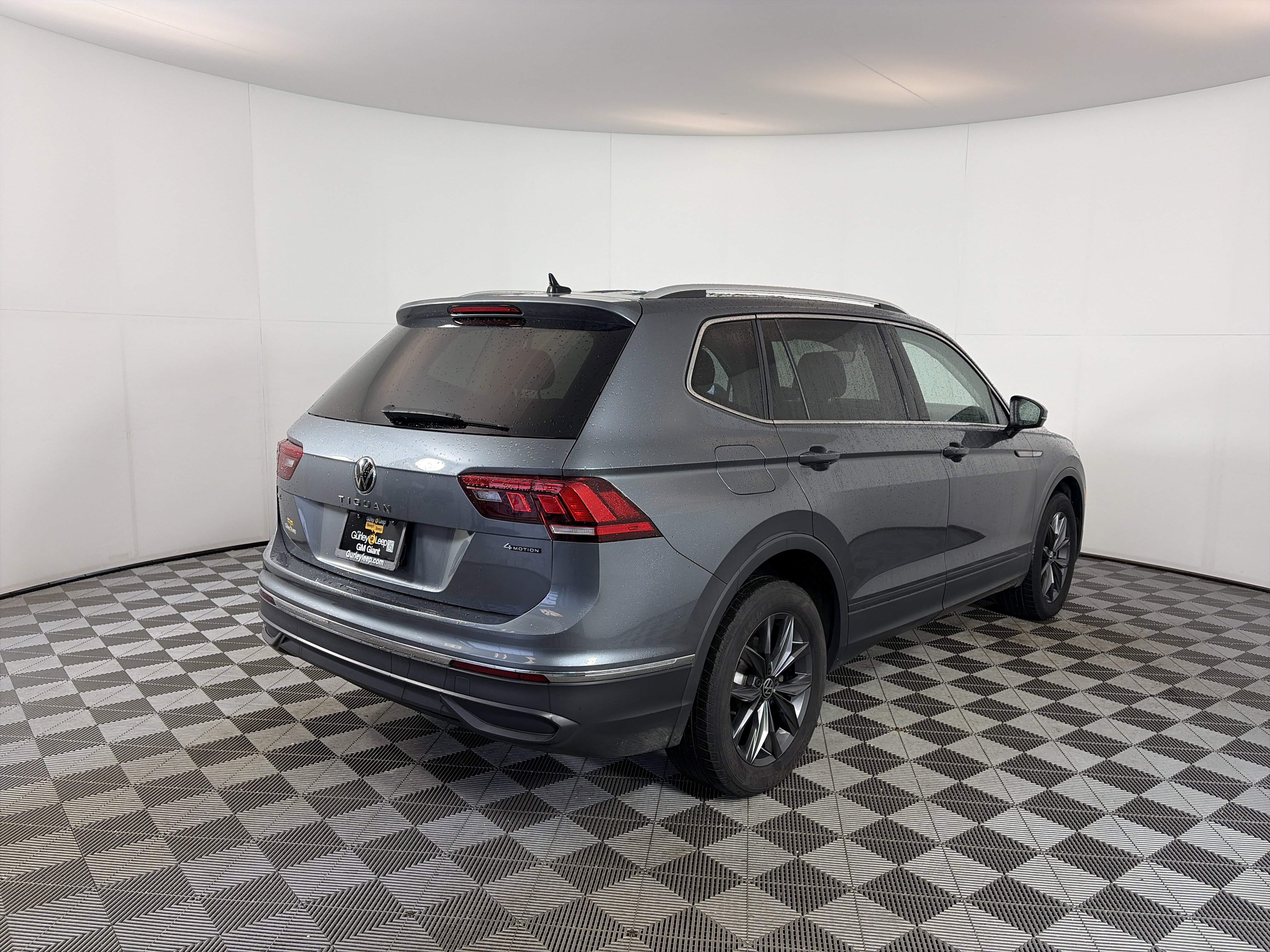 Used 2022 Volkswagen Tiguan SE image 10
