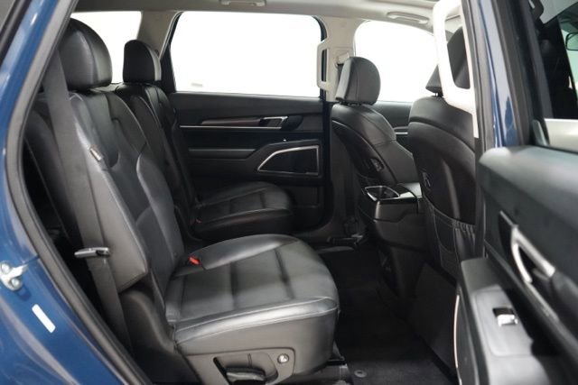Used 2025 Kia Telluride S image 39