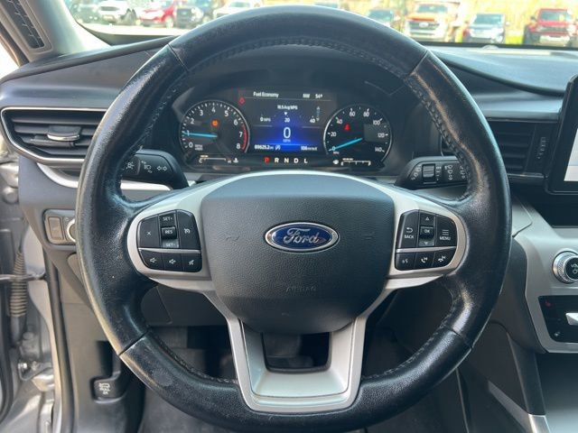 Used 2021 Ford Explorer XLT w/ Equipment Group 202A AWD/4WD image 27