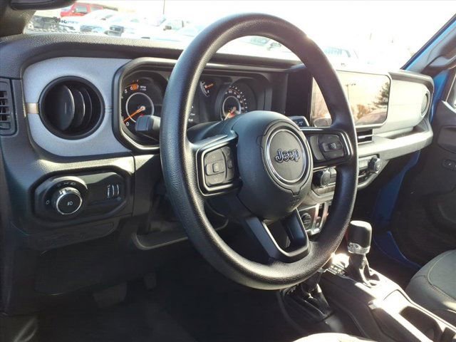 Used 2025 Jeep Wrangler Sport image 8