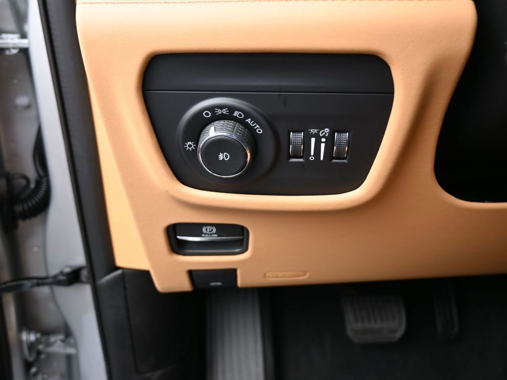 New 2025 Jeep Grand Cherokee Summit image 26