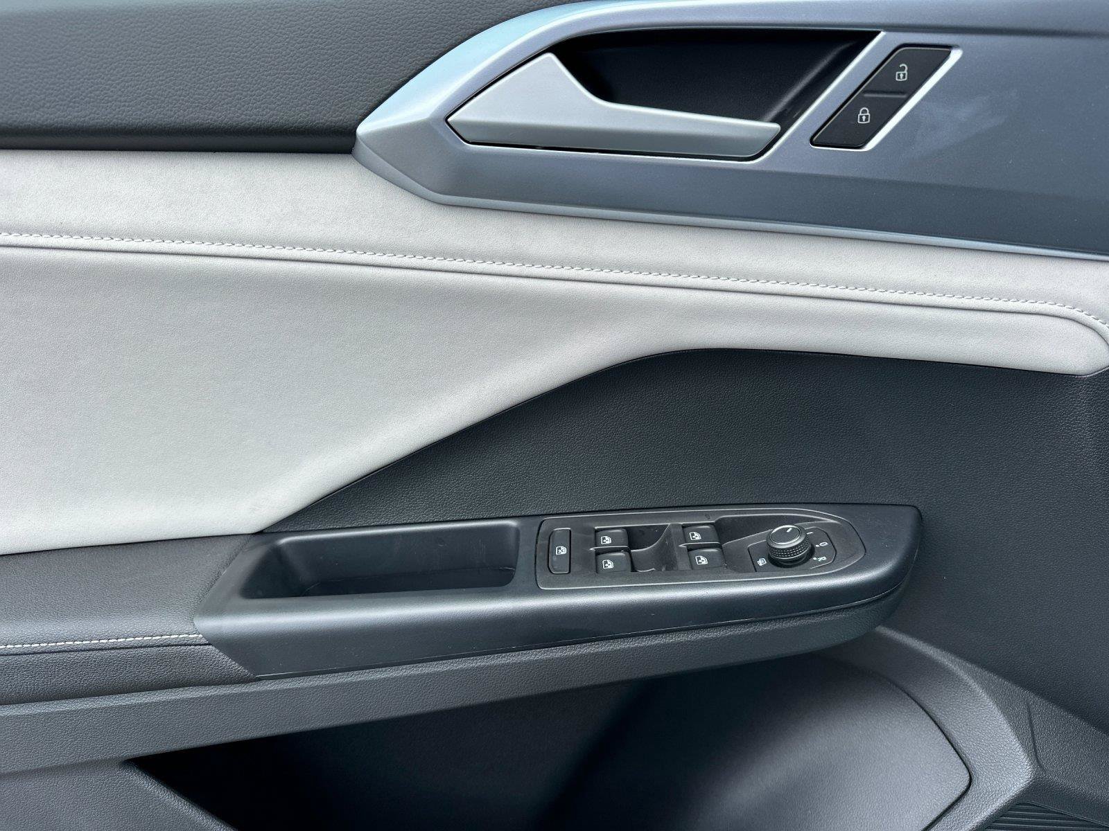 New 2026 Volkswagen Taos SE AWD/4WD image 10
