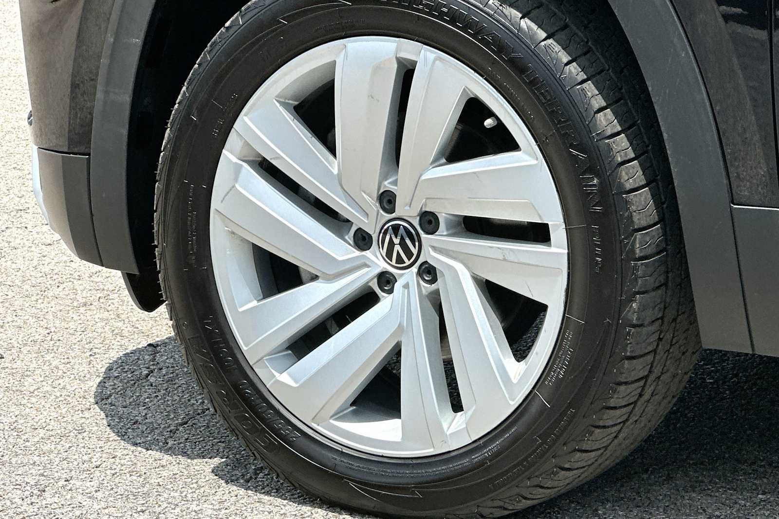 Used 2021 Volkswagen Atlas SEL AWD/4WD image 11