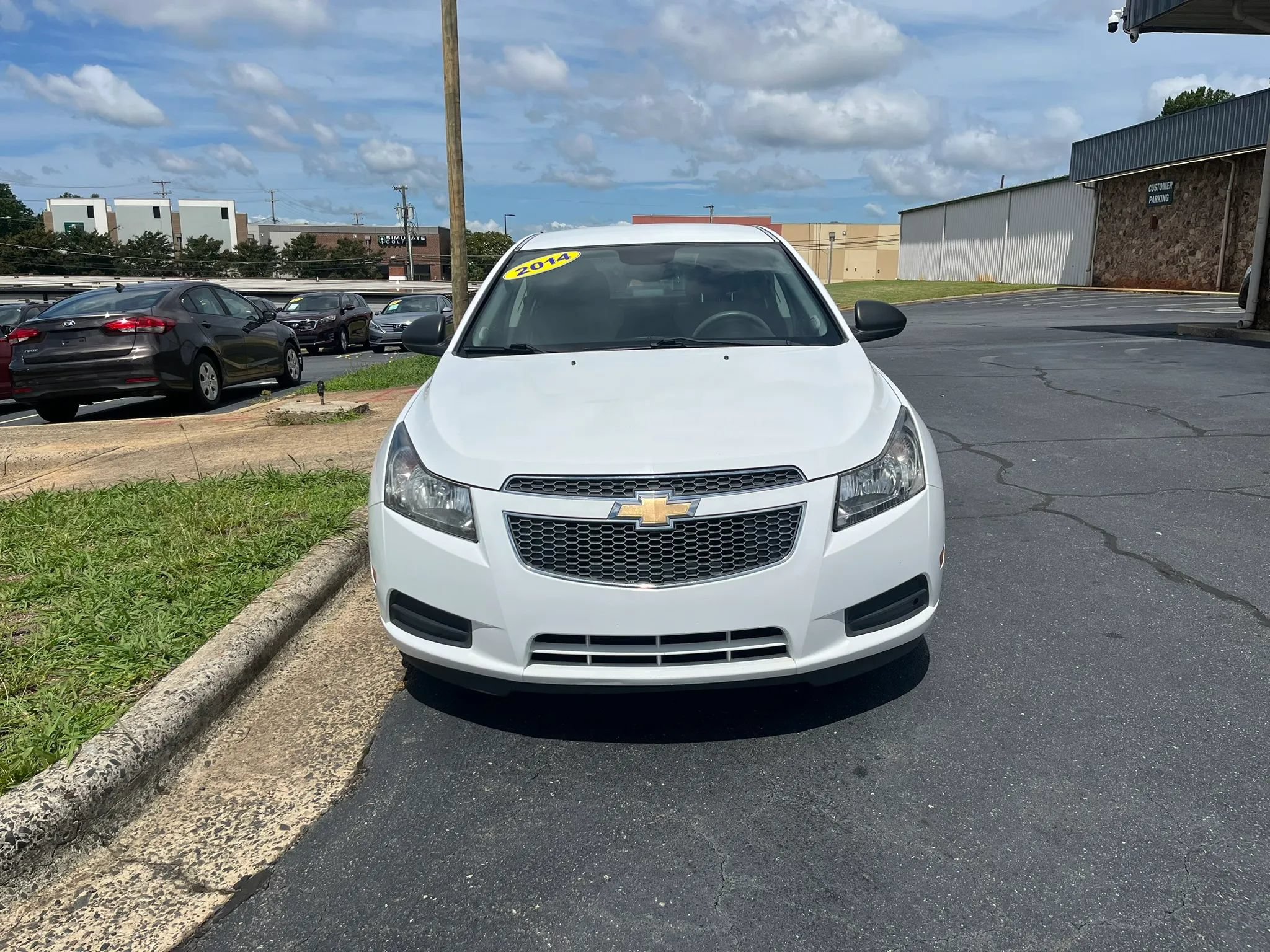 Used 2014 Chevrolet Cruze LS FWD image 2