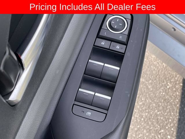 Used 2024 Toyota Prius XLE FWD image 16