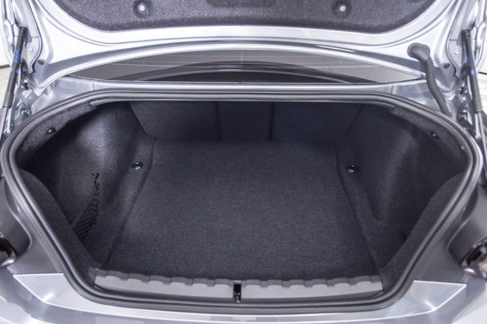 Used 2025 BMW M2 w/ Lighting Package image 9