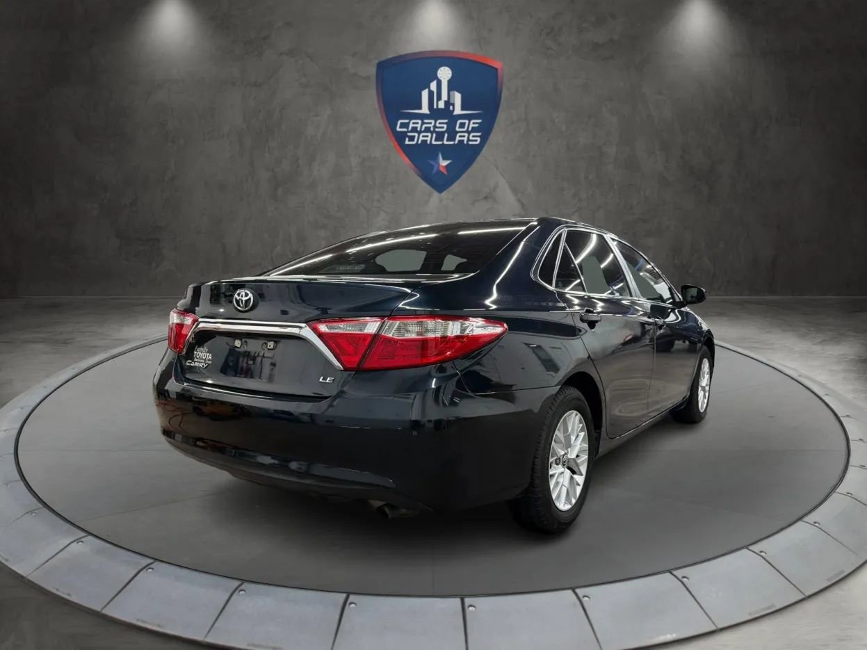 Used 2017 Toyota Camry LE image 5