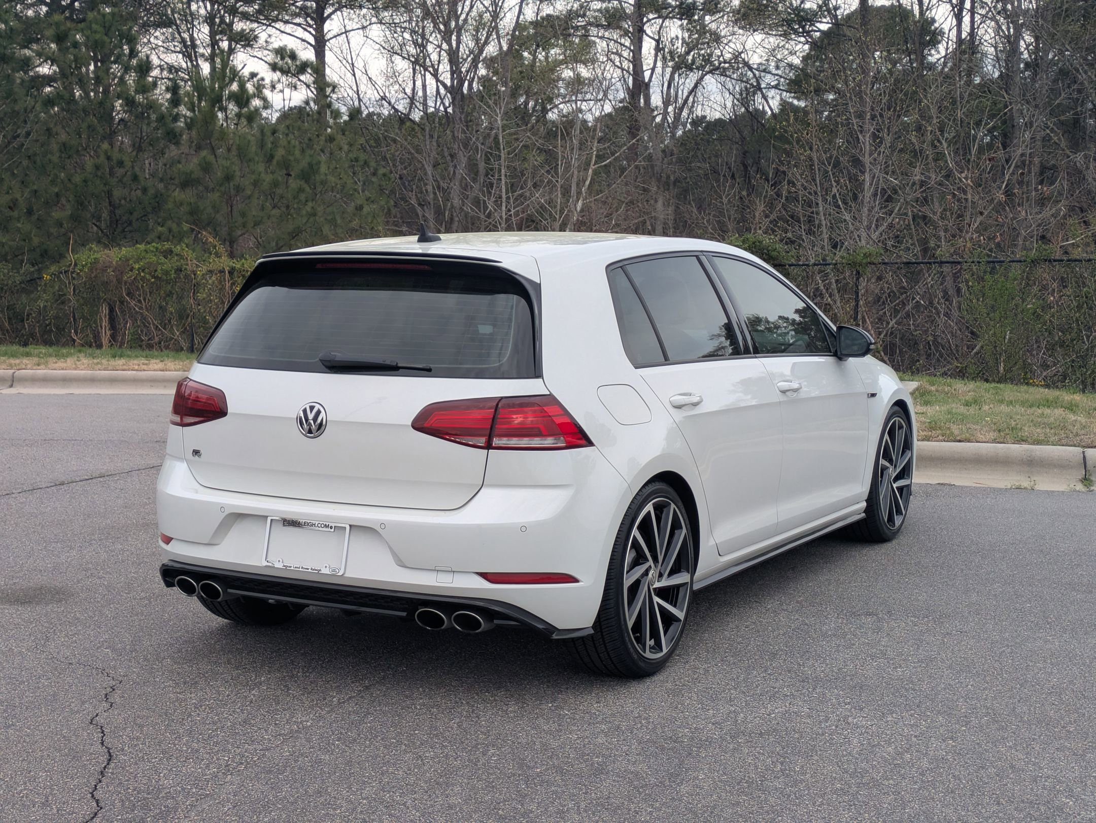 Used 2019 Volkswagen Golf R 4-Door image 5