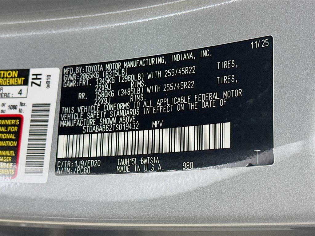 Used 2026 Lexus TX 500h AWD w/ Technology Package image 32