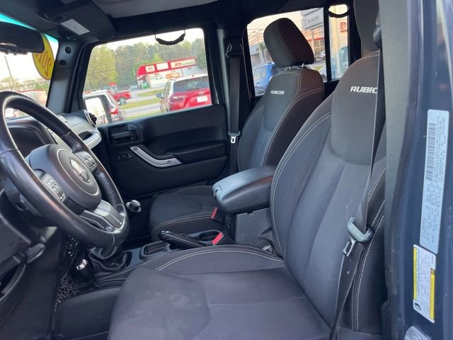 Used 2016 Jeep Wrangler Unlimited Rubicon w/ Connectivity Group AWD/4WD image 8