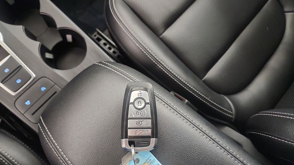 Used 2022 Ford Escape SEL image 21