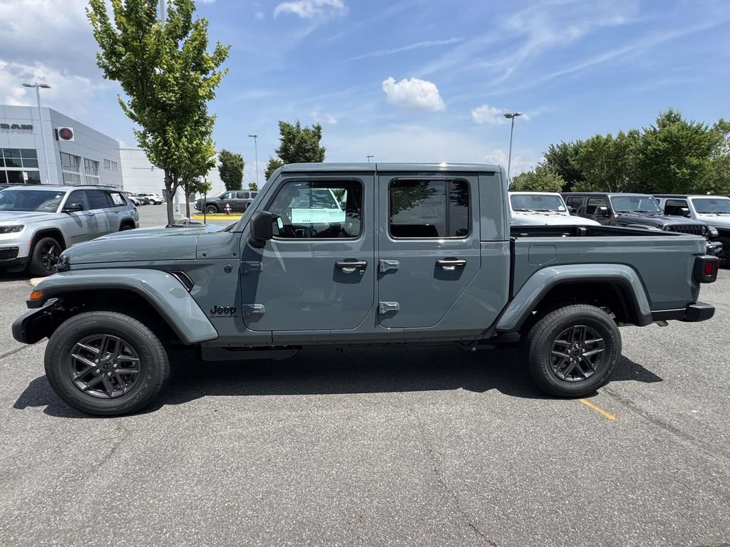New 2026 Jeep Gladiator Sport AWD/4WD image 4