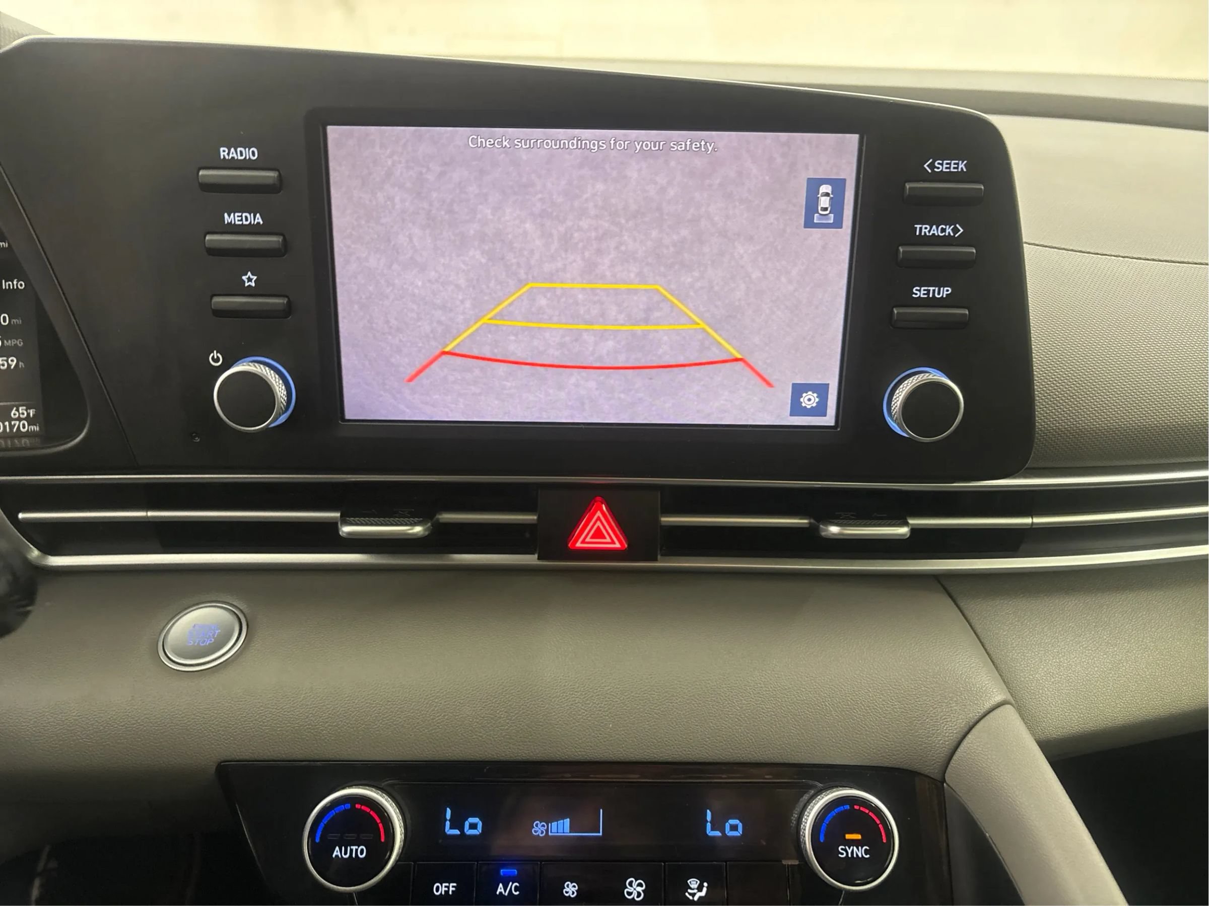 Used 2023 Hyundai Elantra SEL w/ Cargo Package FWD image 32