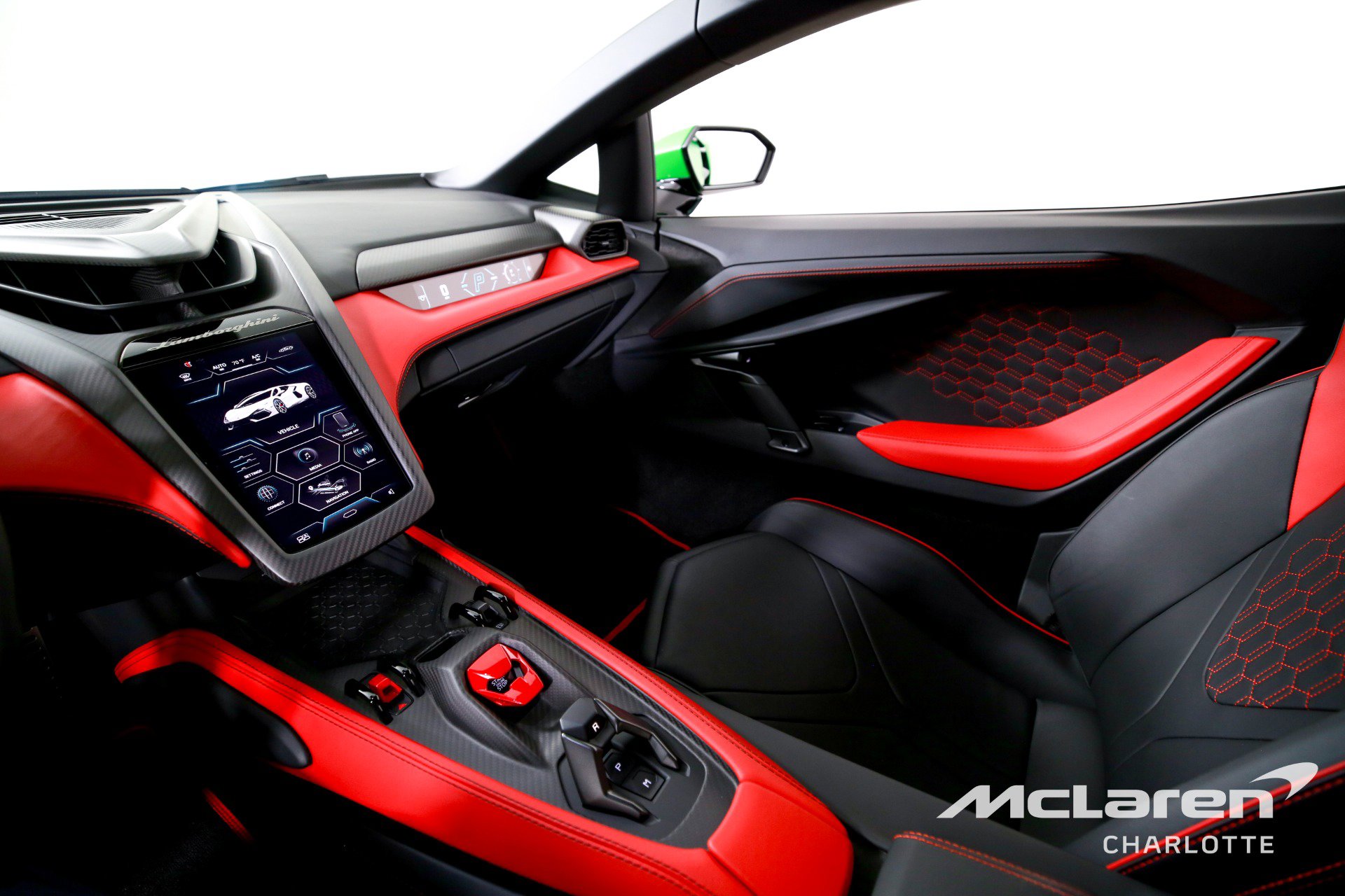 Used 2024 Lamborghini Revuelto image 14