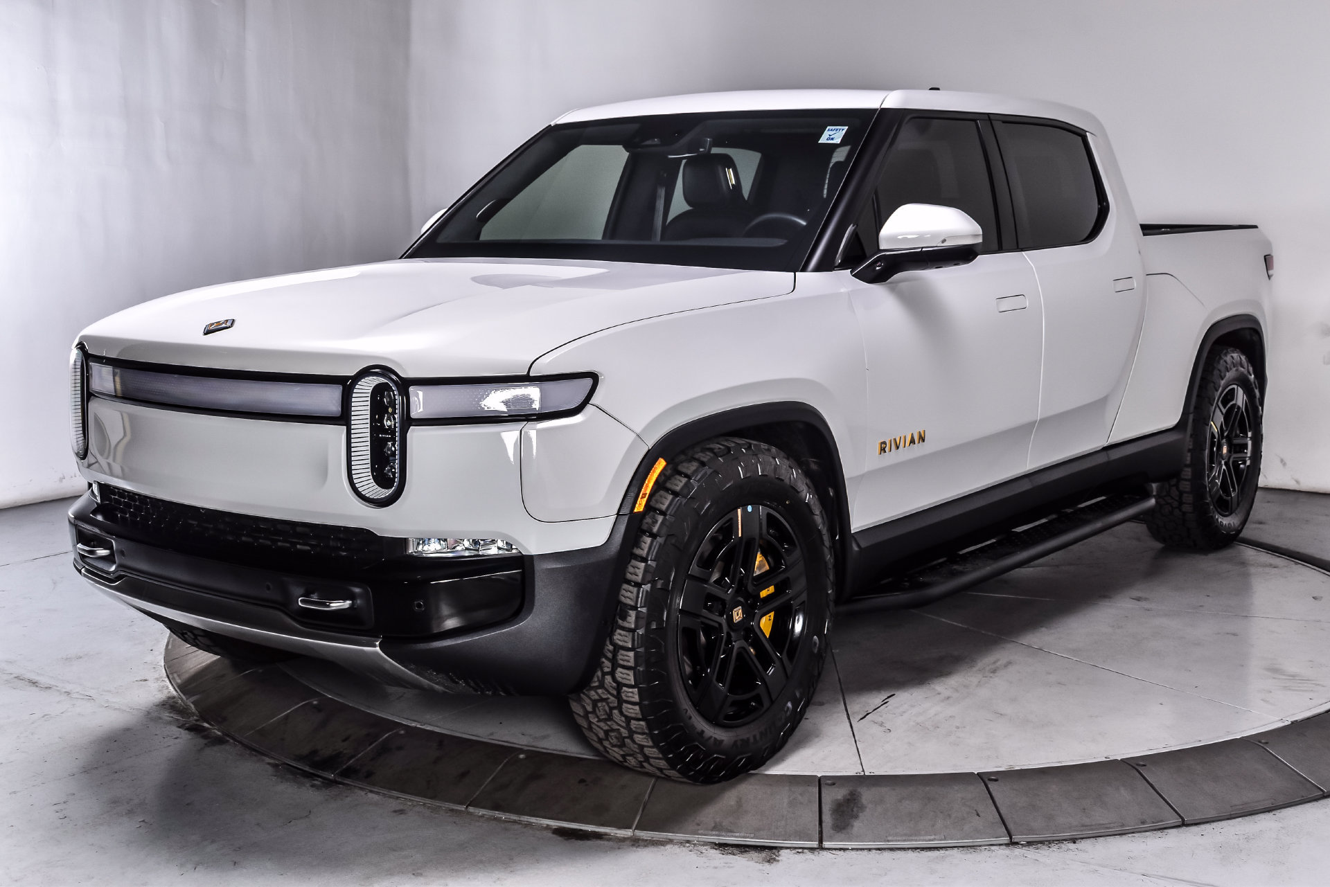 Used 2023 Rivian R1T Adventure Quad AWD/4WD image 3