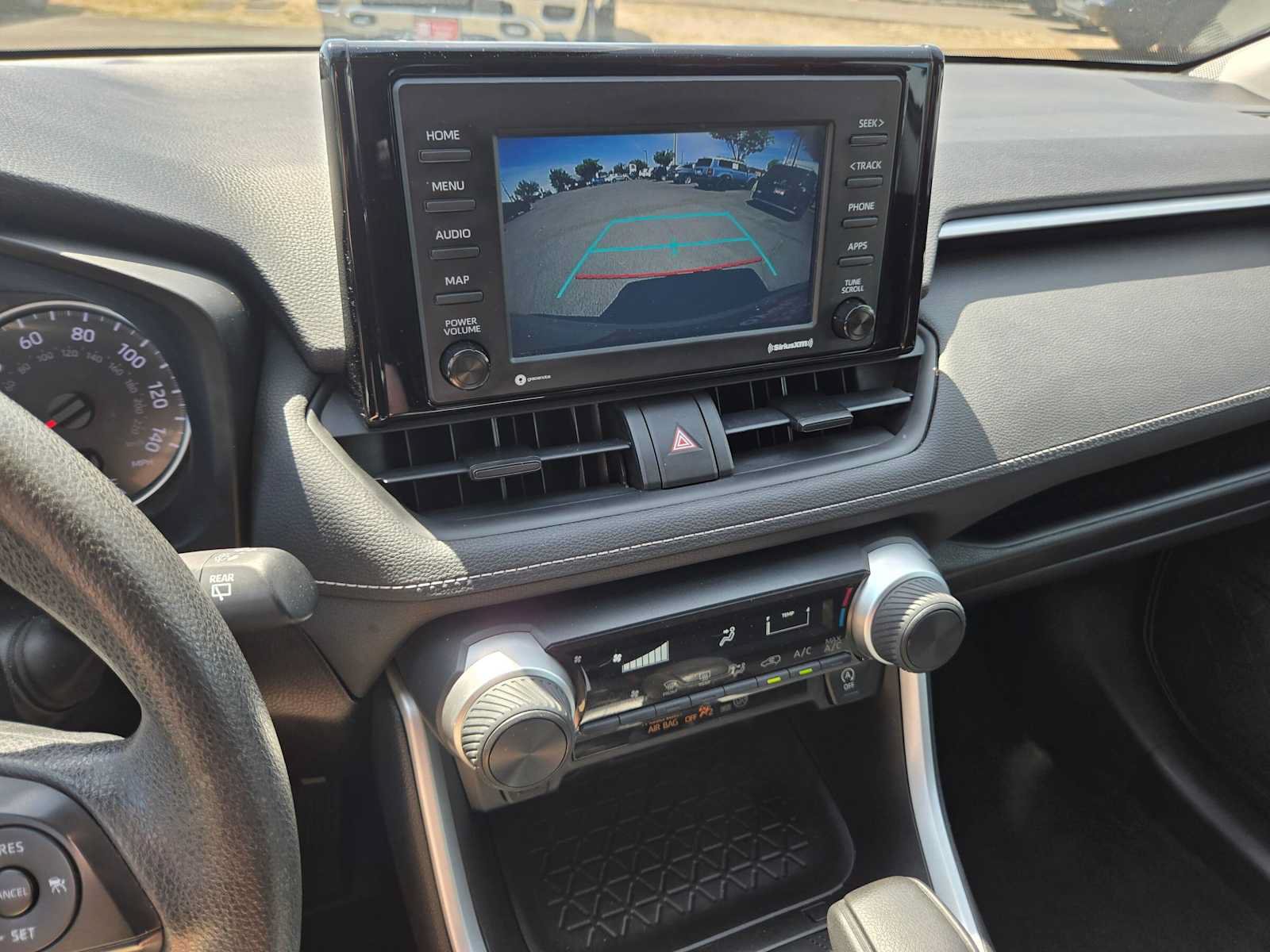 Certified 2021 Toyota RAV4 LE AWD/4WD image 31