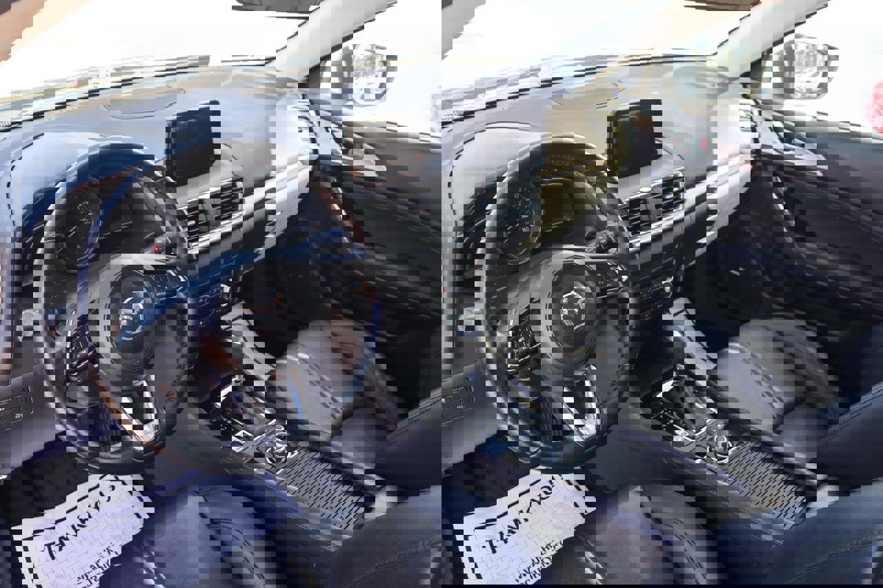 Used 2018 MAZDA MAZDA3 Touring image 22