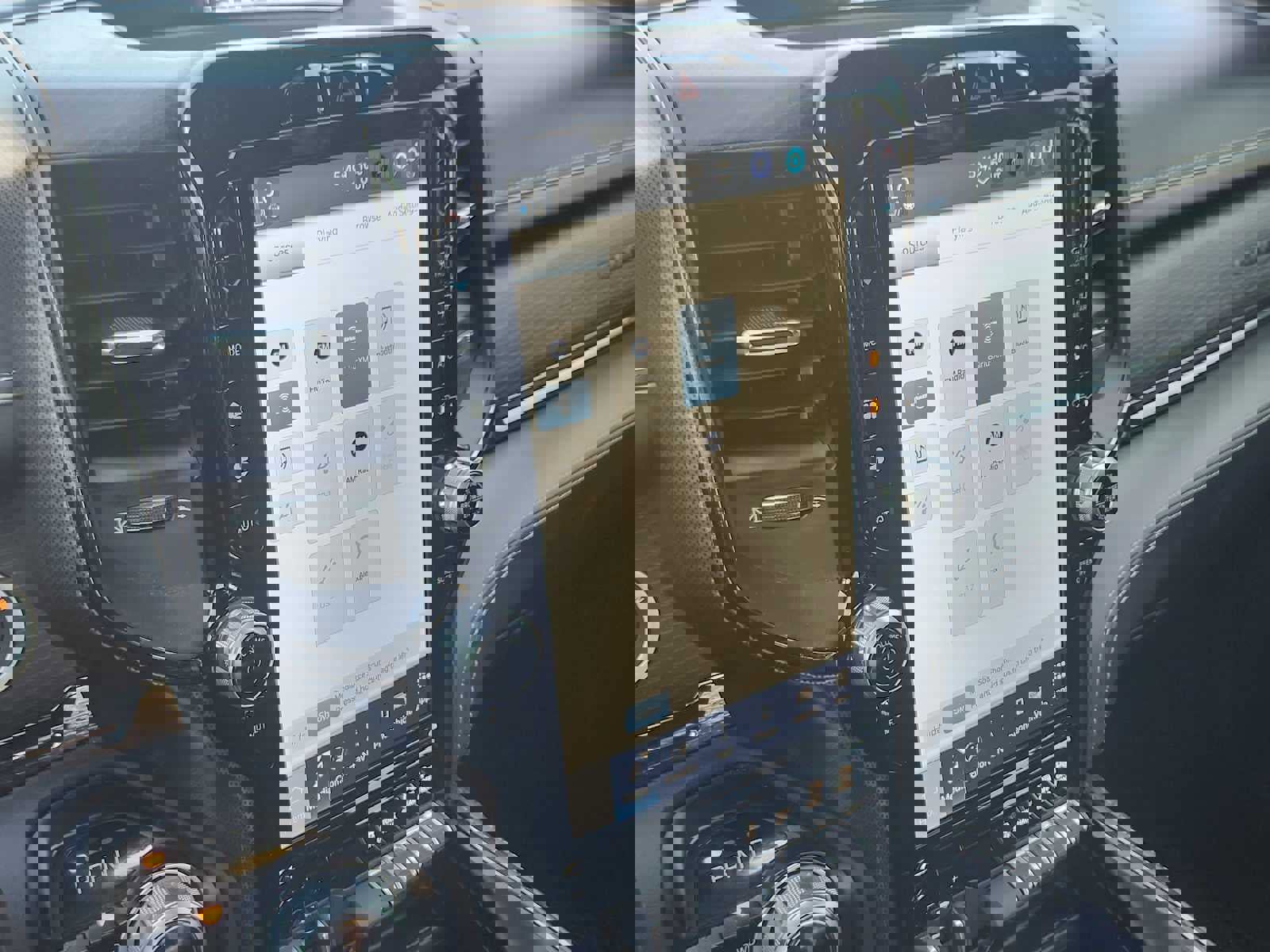 Used 2022 RAM 1500 Limited w/ Body-Colour Bumper Group image 20