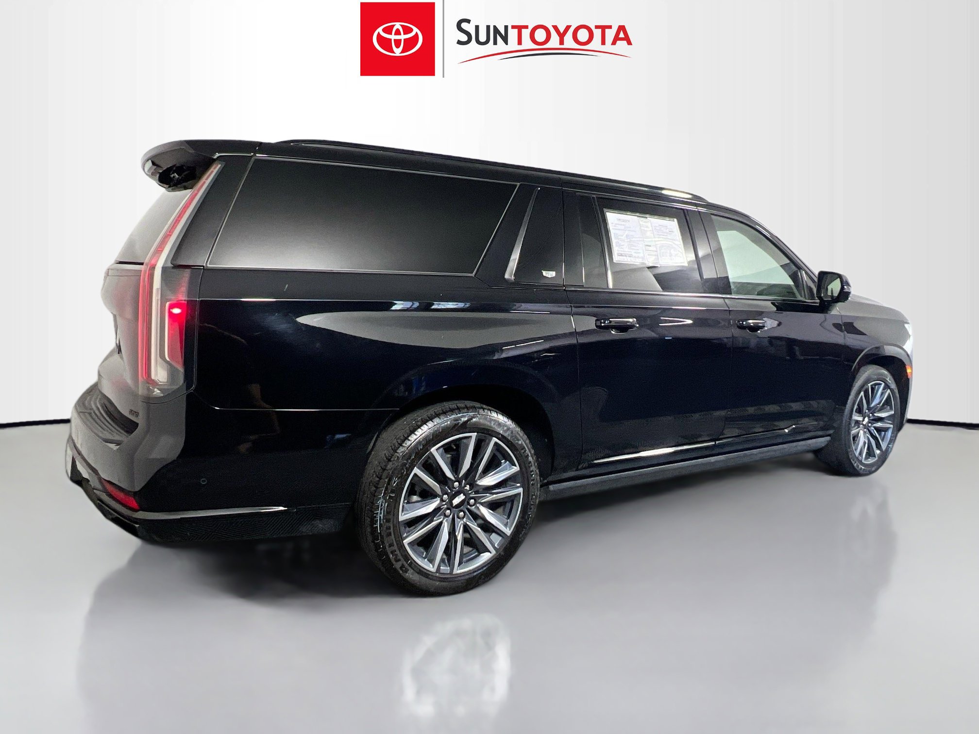 Used 2023 Cadillac Escalade ESV Sport w/ Touring Package RWD image 4