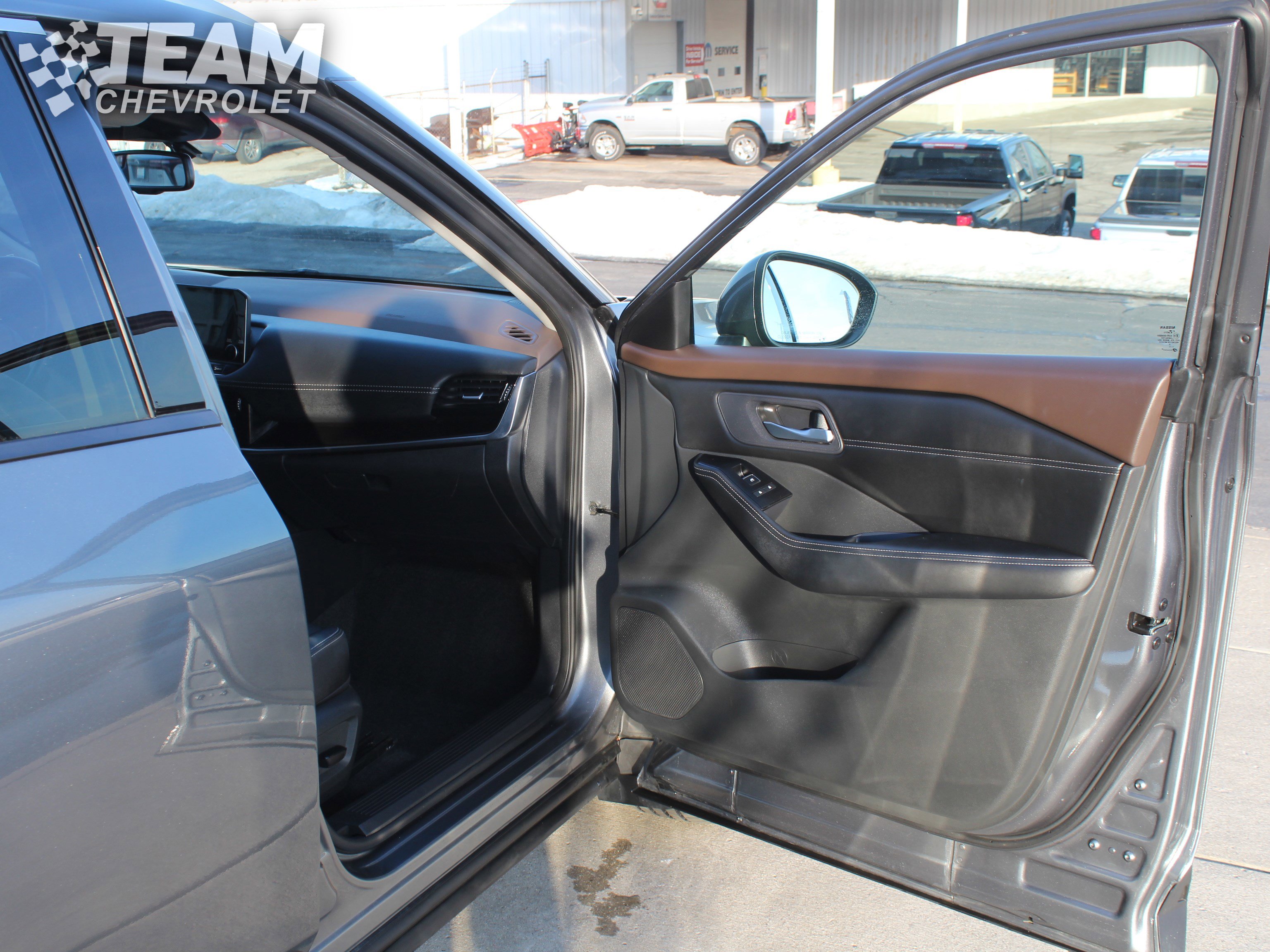 Used 2023 Nissan Rogue SL w/ SL Premium Package image 27