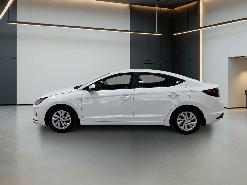 Used 2020 Hyundai Elantra SE w/ Cargo Package (C1) FWD image 2