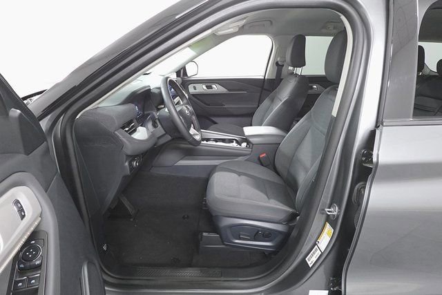 Certified 2025 Ford Explorer Active image 10