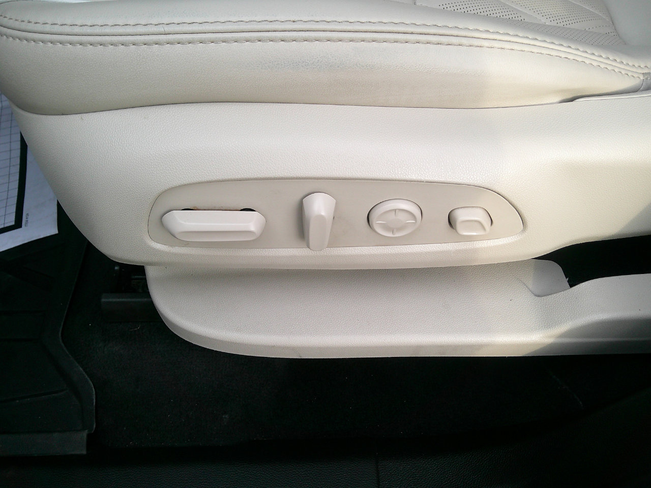 Used 2023 Buick Enclave Avenir w/ Avenir Technology Package image 10