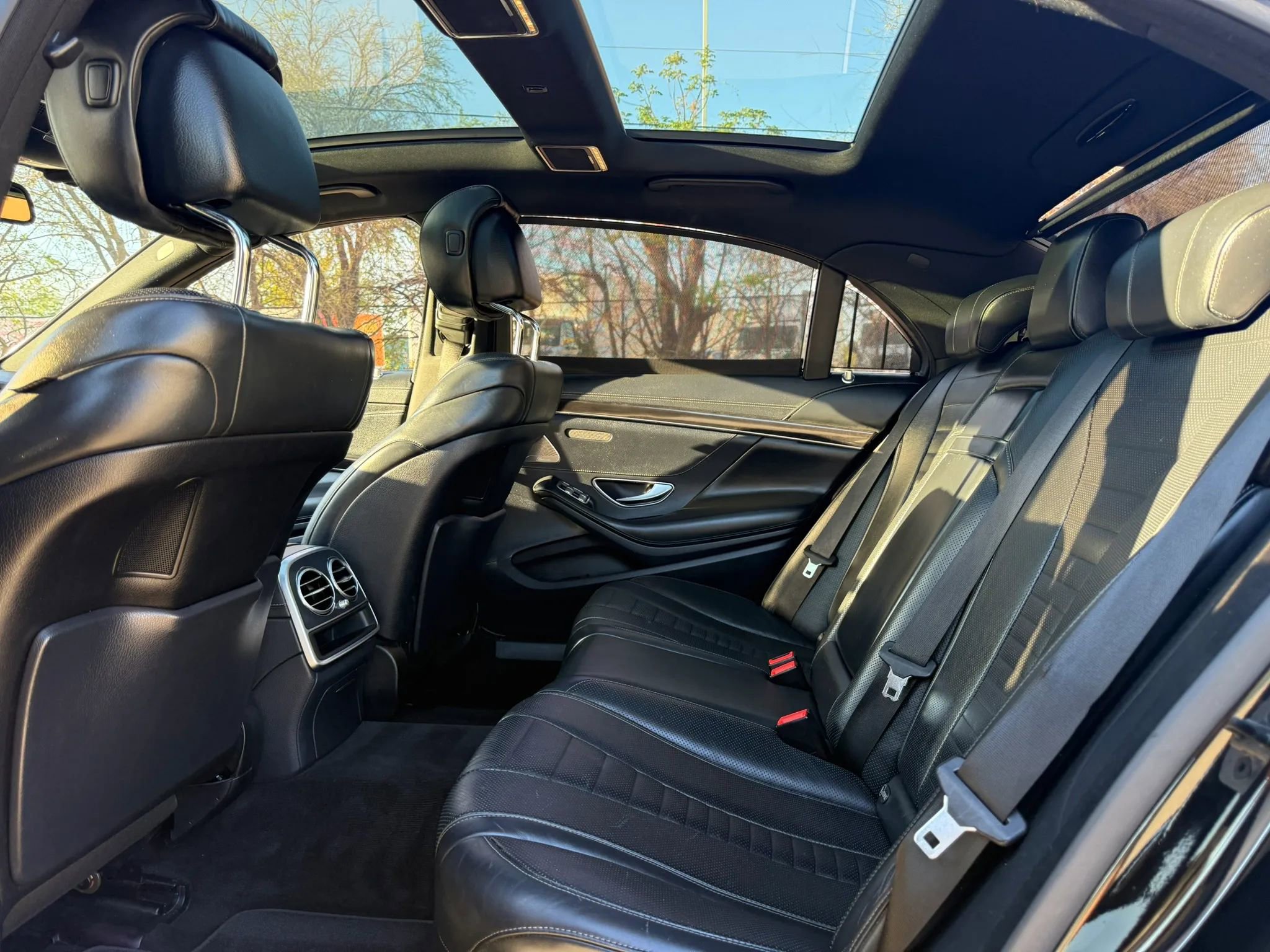 Used 2015 Mercedes-Benz S 550 Sedan image 11