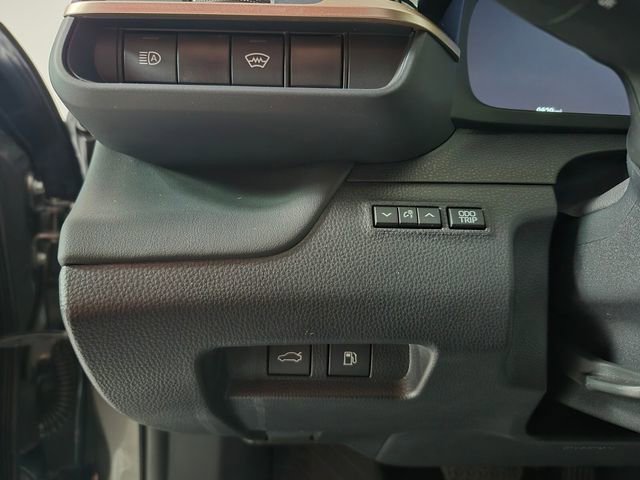 Certified 2024 Toyota Crown Limited image 17