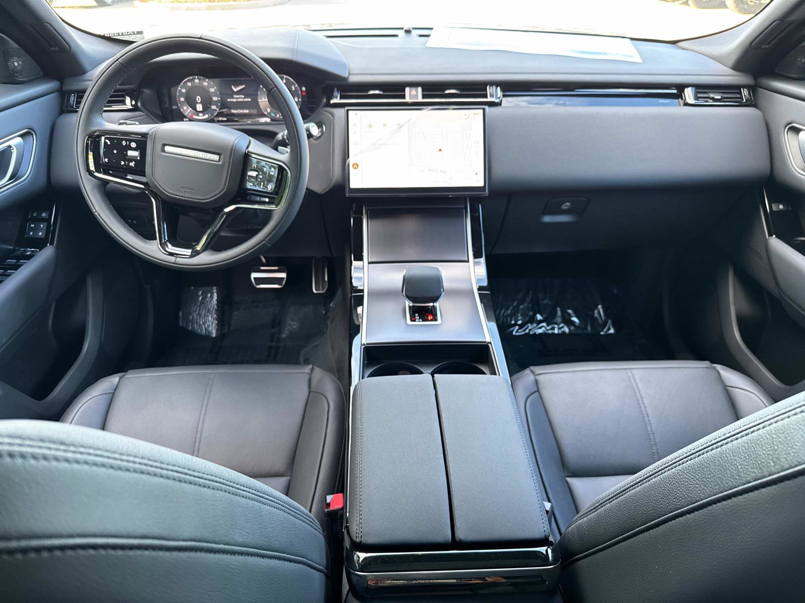 New 2026 Land Rover Range Rover Velar Dynamic SE image 16