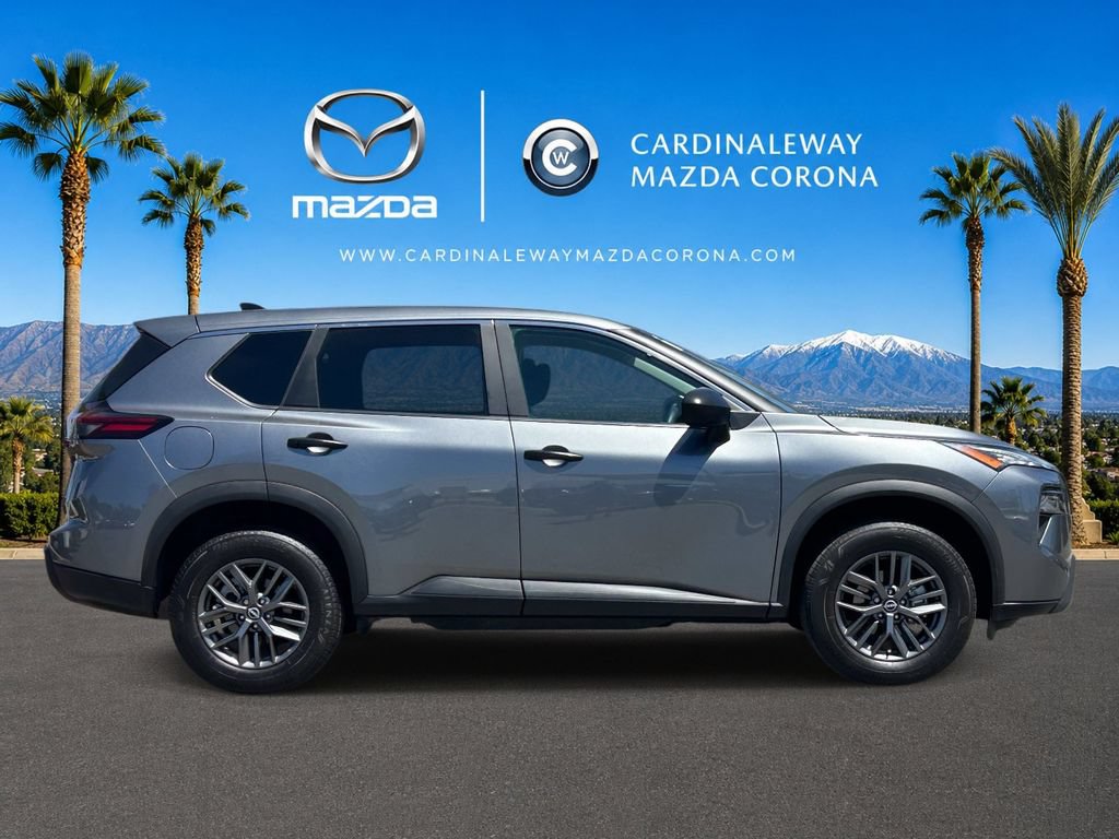 Used 2024 Nissan Rogue S FWD image 2