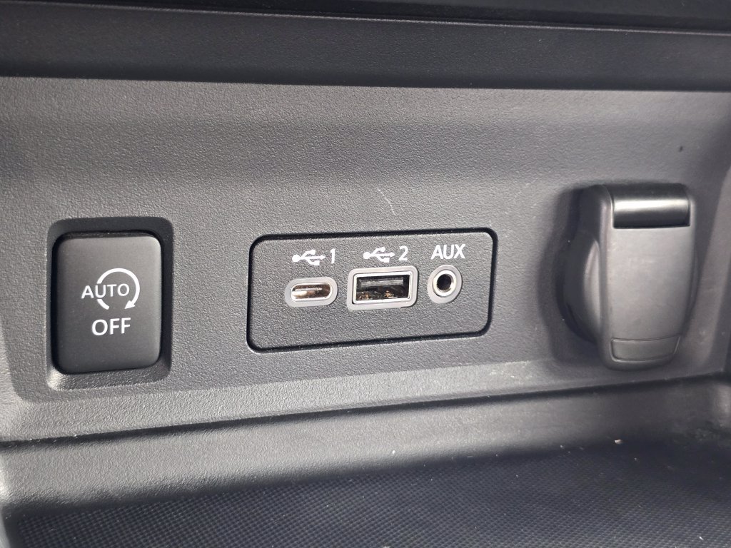 Used 2025 Nissan Sentra SR FWD image 27