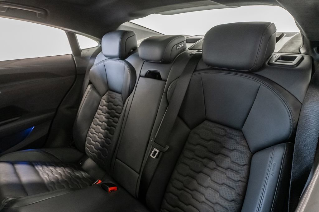 Used 2023 Audi RS e-tron GT w/ Carbon Performance Package AWD/4WD image 27